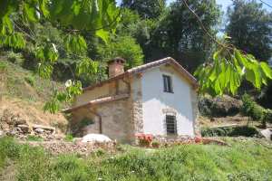 Click here for details of rustic properties for sale in Valle Impero, Italy.